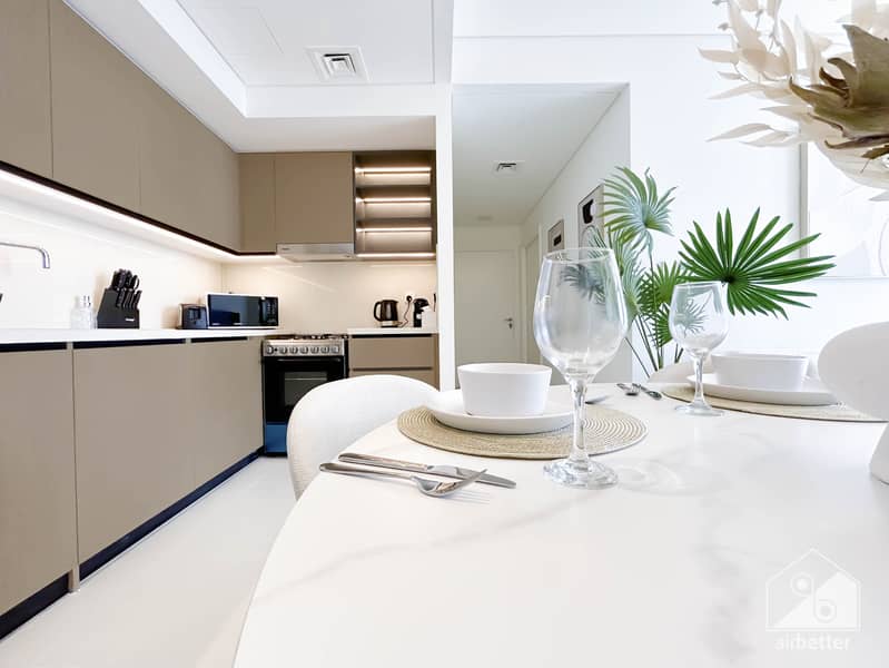 23 Crown Tower - 3401-Kitchen-5. jpg