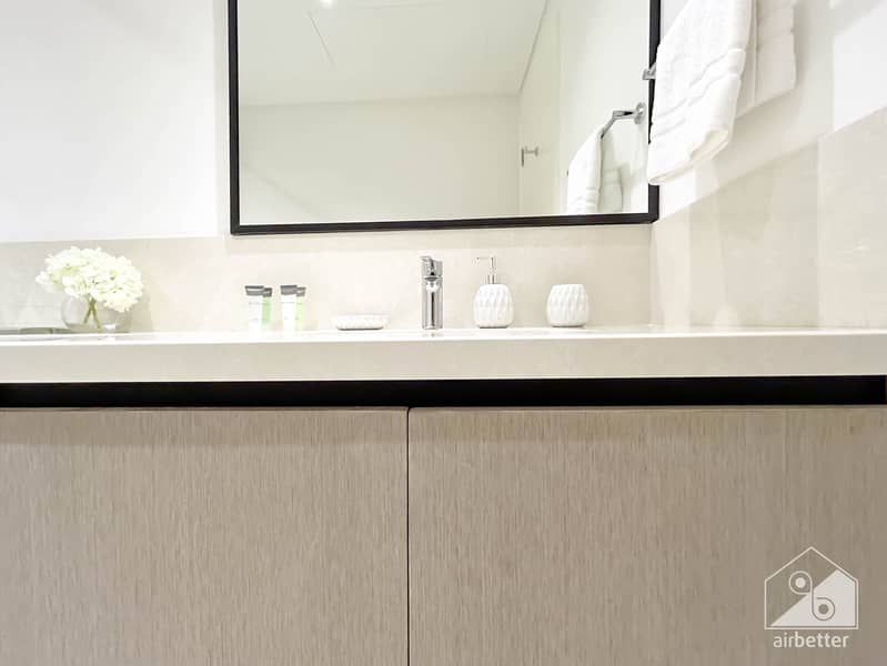61 Crown Tower - 1307-WC2-3. jpg
