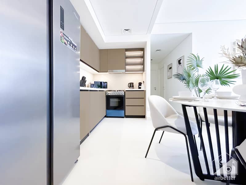 24 Crown Tower - 3401-Kitchen-6. jpg