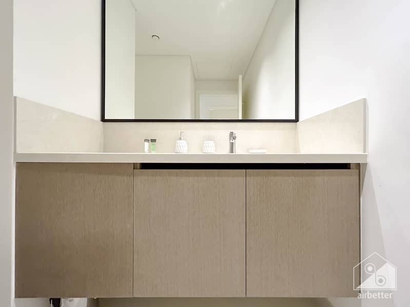64 Crown Tower - 1307-WC3-2. jpg