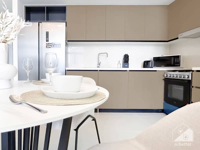 27 Crown Tower - 3401-Kitchen-9. jpg