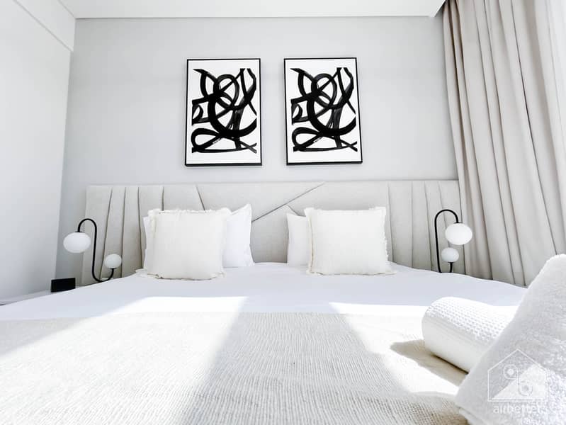 29 Crown Tower - 3401-Room1-6. jpg