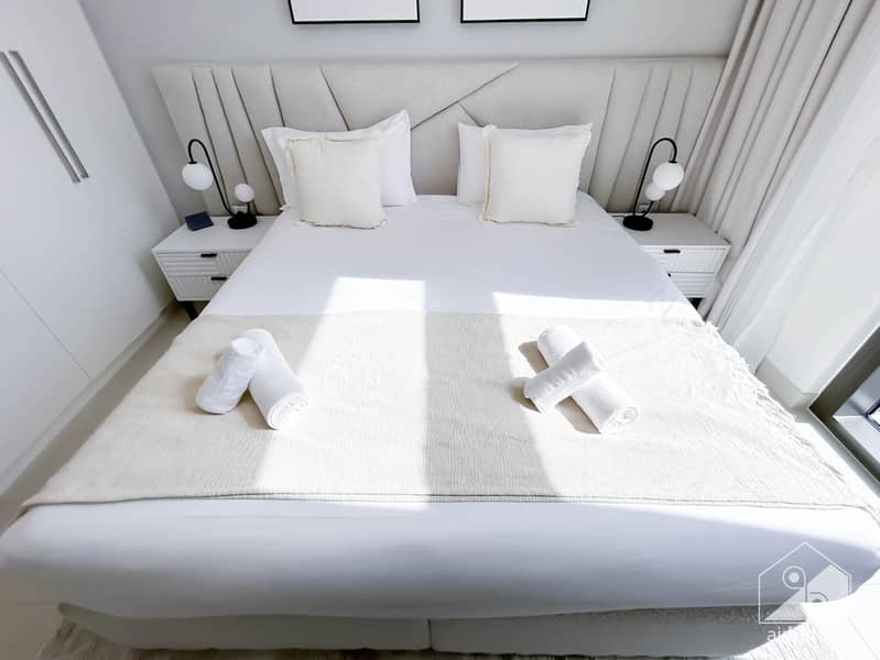 30 Crown Tower - 3401-Room1-7. jpg