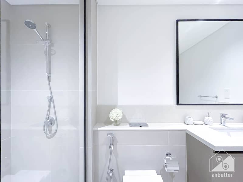 40 Crown Tower - 3401-Room1-2. jpg