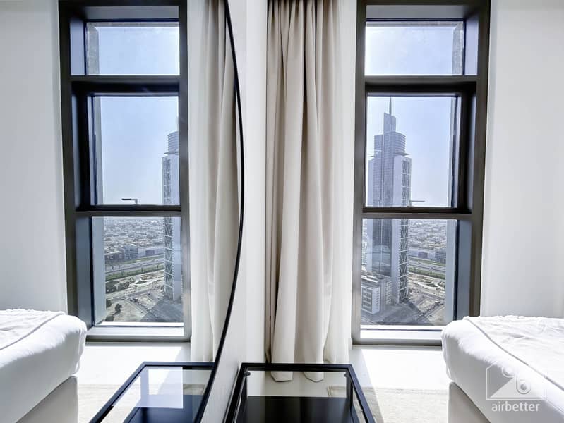 44 Crown Tower - 3401-Room2-3. jpg