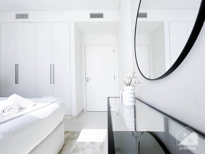 49 Crown Tower - 3401-Room2-8. jpg