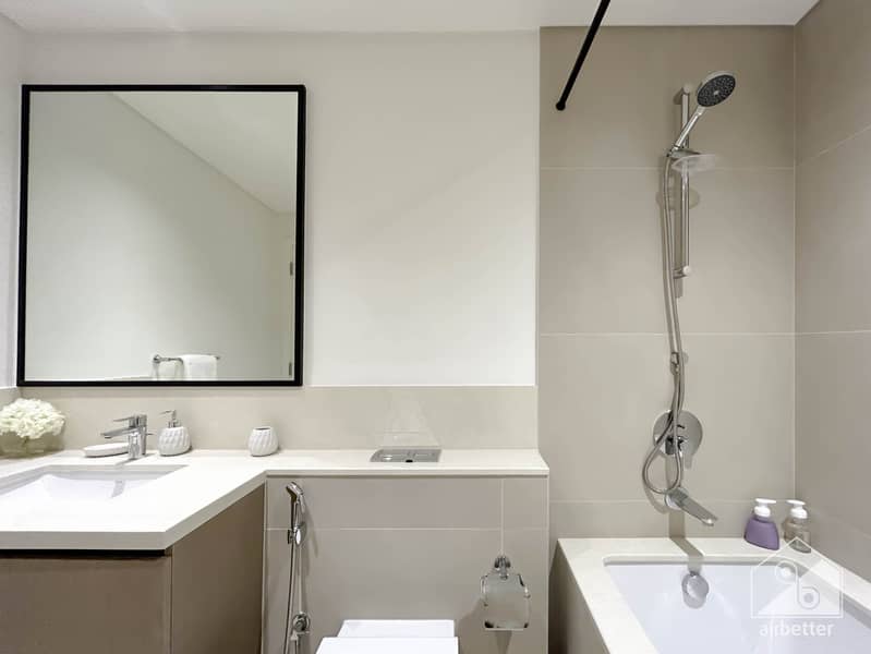 52 Crown Tower - 3401-WC-2. jpg