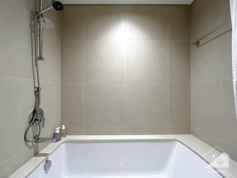 53 Crown Tower - 3401-WC-3. jpg