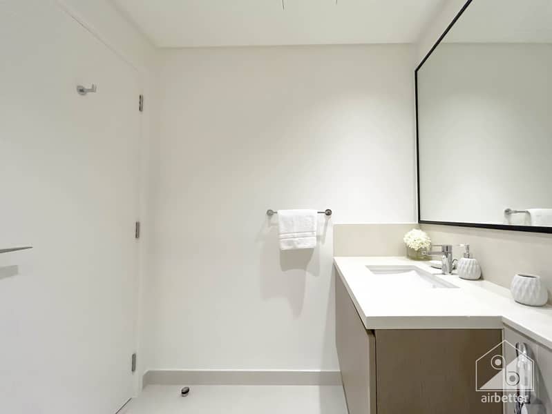 55 Crown Tower - 3401-WC-5. jpg