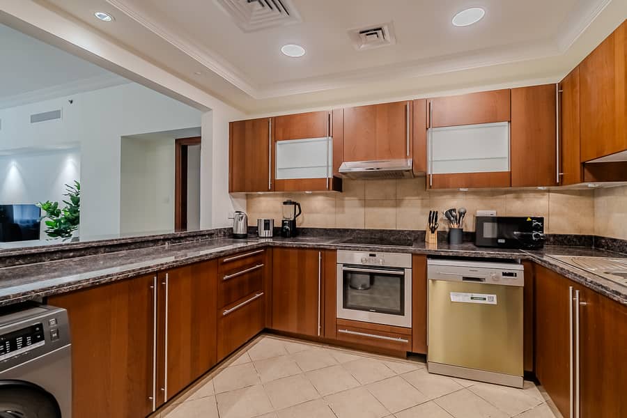 10 7RV03386-HDR. jpg