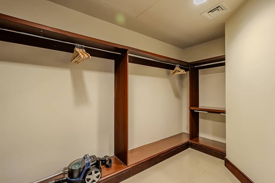 12 7RV03401. jpg