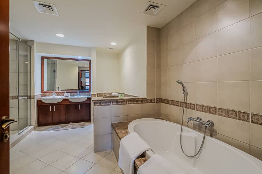 14 7RV03399-Edit. jpg