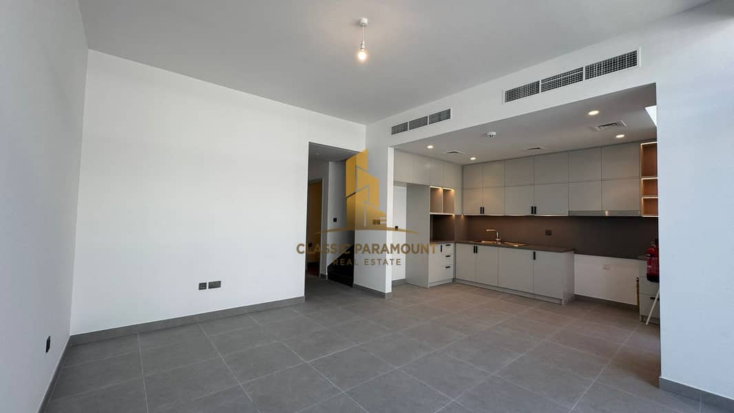 Near To Pool and Park | Brand new | Vacant - Image 7