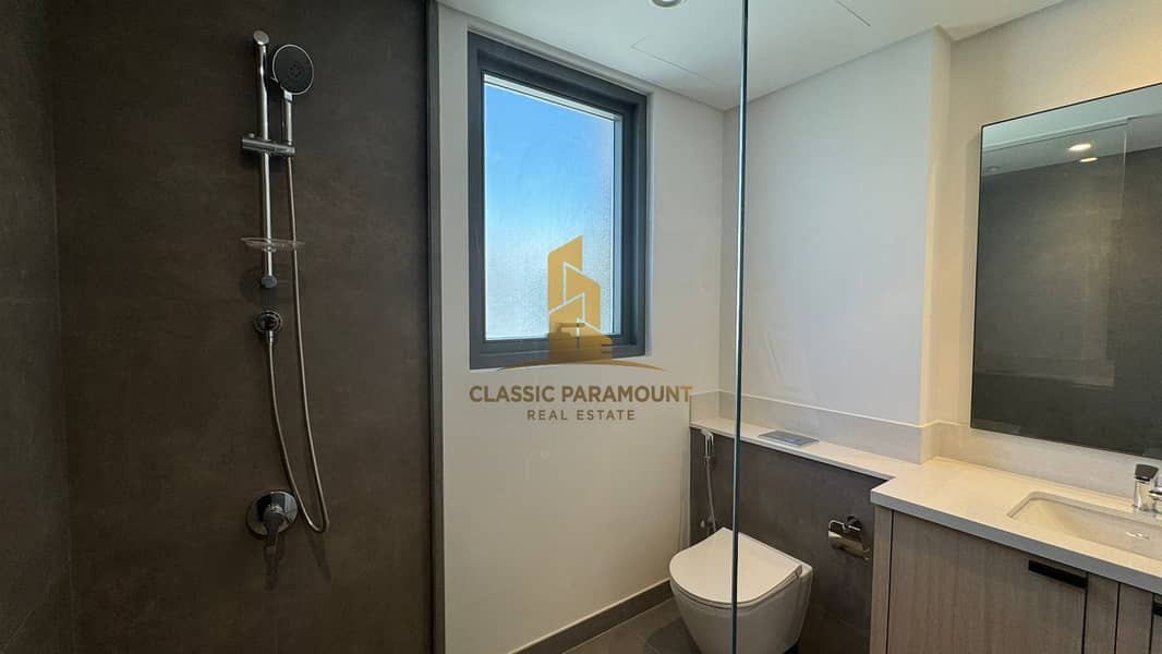 Near To Pool and Park | Brand new | Vacant - Image 8