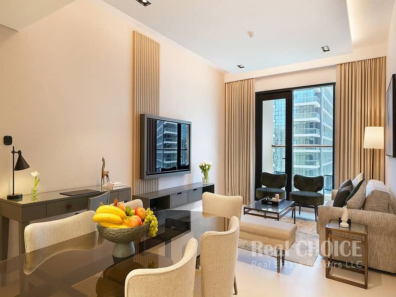 4 CMTP_Deluxe_Three_Bedroom_Living-Area_02. jpg