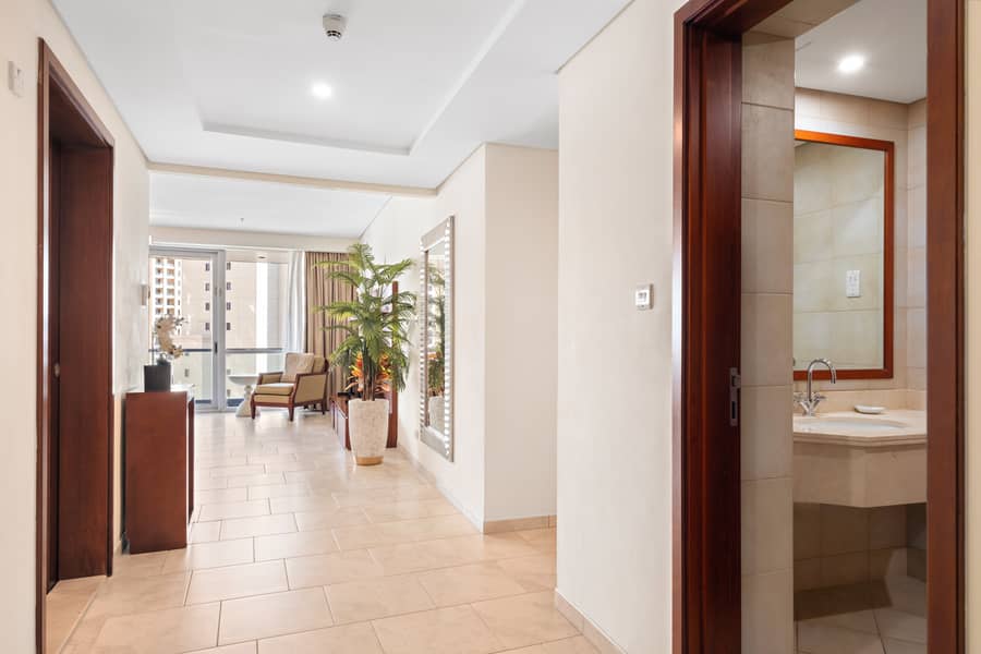 2 2 bed - Entrance. jpg