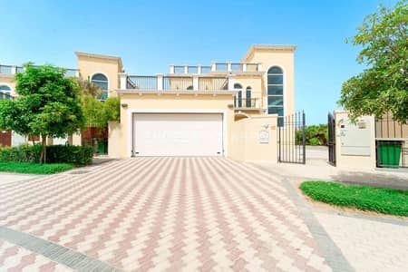 4 Bedroom Villa for Rent in Jumeirah Park, Dubai - Single Row > Roof Pergola > Near Community Park