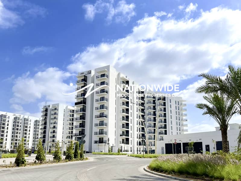 Splendid 3BR+Maid|Sea World View| Prime Location