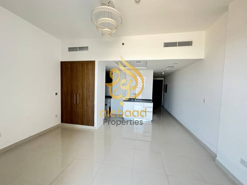 Book Now! LuXuRy Studio with Gym & Pool! Steam & Sauna! All Amenities