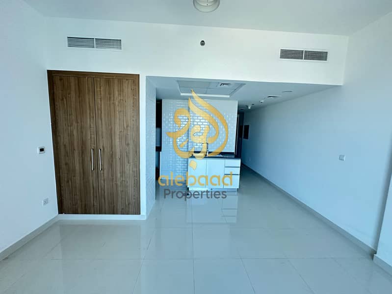 Book Now! LuXuRy Studio with Gym & Pool! Steam & Sauna! All Amenities