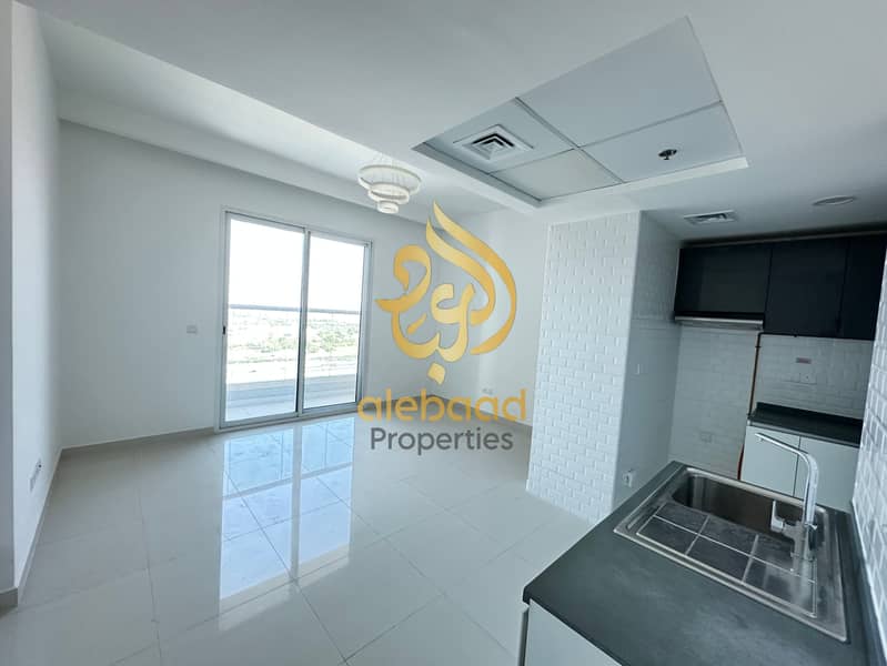 Book Now! LuXuRy Studio with Gym & Pool! Steam & Sauna! All Amenities