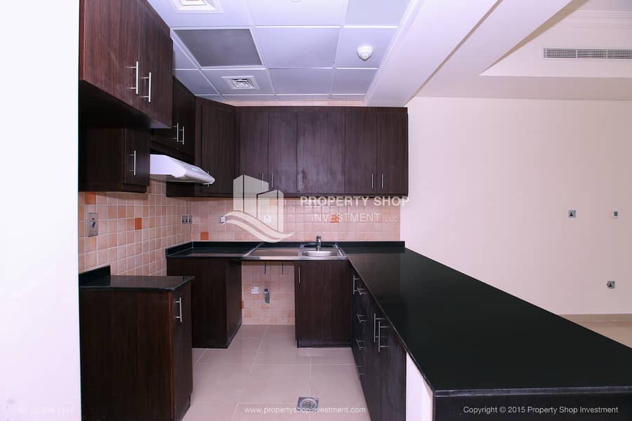 4 studio-apartment-abu-dhabi-al-reem-island-city-of-lights-hydra-avenue-kitchen-1. JPG