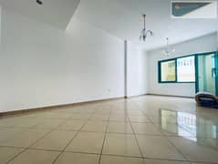 شقة في بناية المحطة،القاسمية 1 غرفة 30990 درهم - 9960201