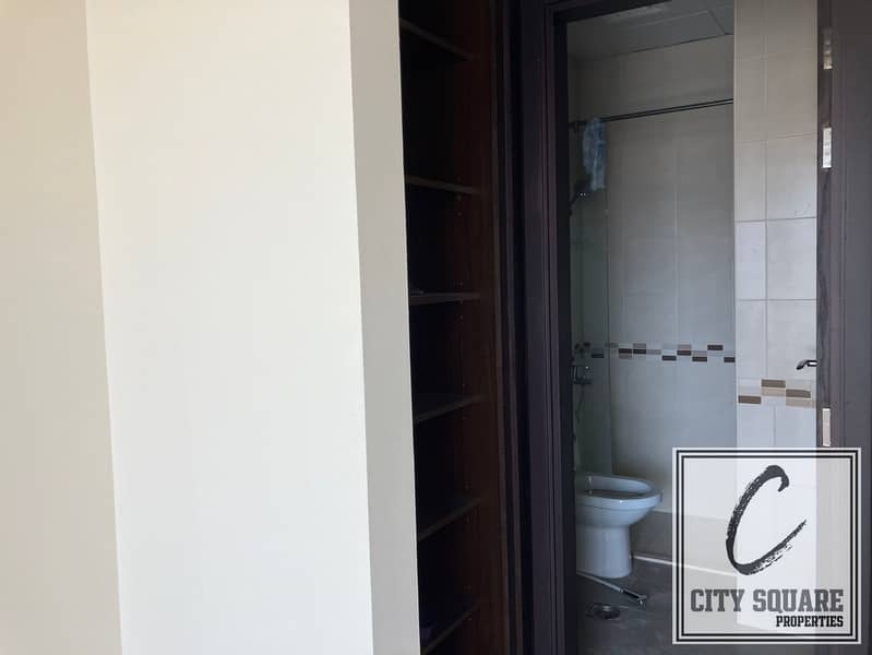 Tenanted Top Floor Excellent Neighbourhood