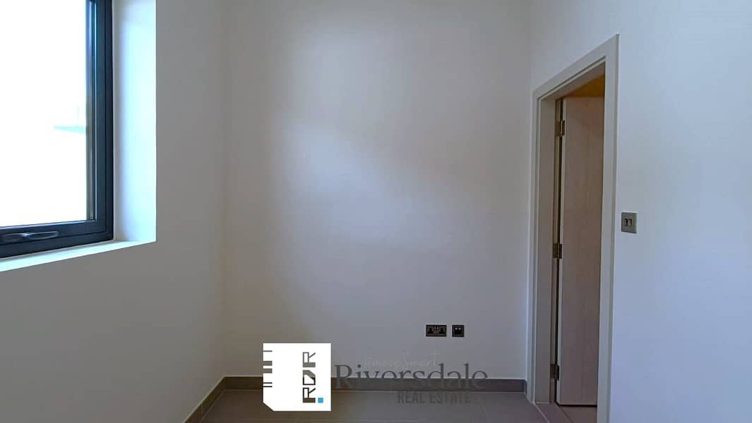 18 4243f5aa-2ea1-45aa-8df0-1ccb0b093246. jpeg