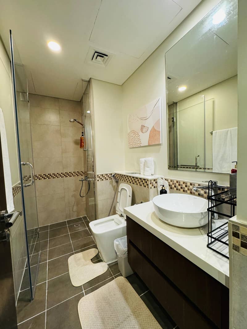 7 Bathroom. jpeg