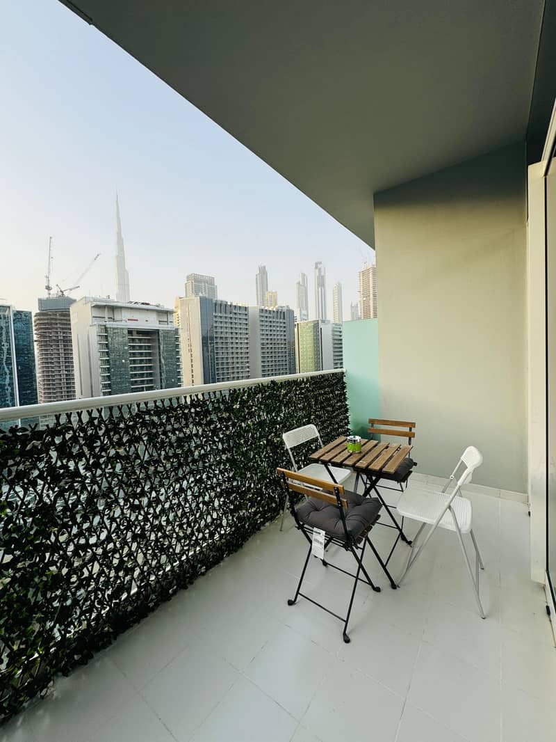 8 Balcony. jpeg