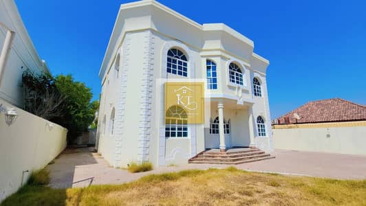 4 Bedroom Villa for Rent in Umm Al Sheif, Dubai - Snapchat-176699498. jpg
