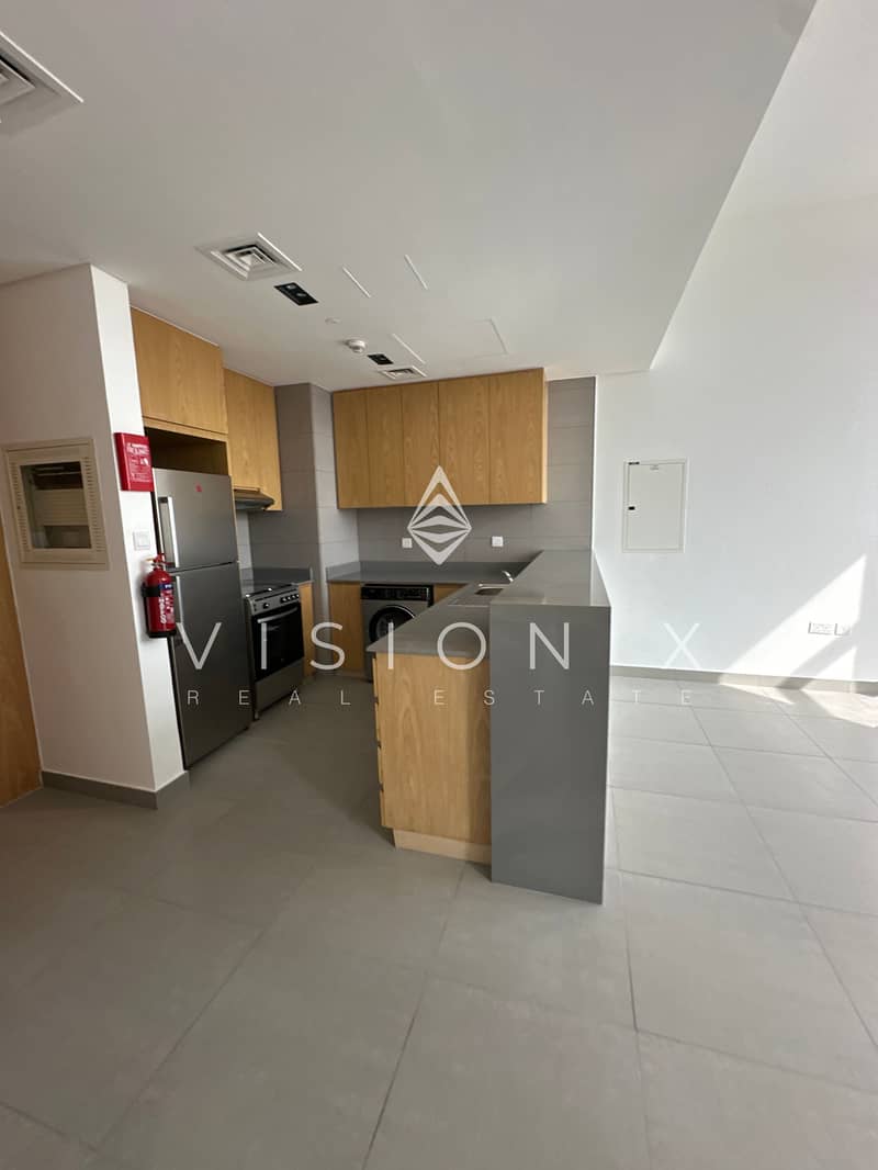 Contemporary 1Bedroom Apartment with Top Amenities in Al Mamsha