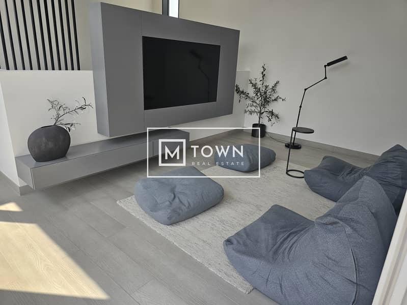 ready to move in Corner Townhouse Freehold Smart home Green