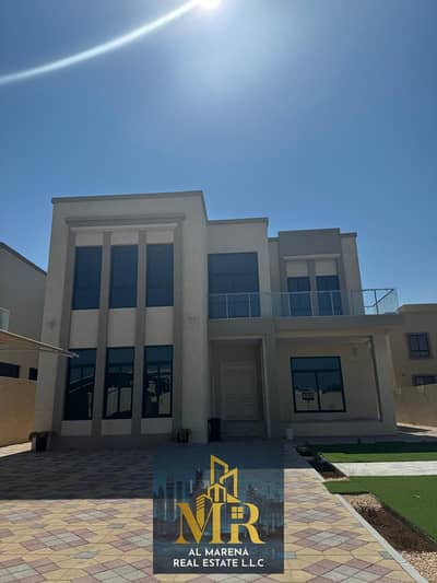 Villa for rent in Al Jurf area - Ajman Spacious villa with a large yard - 5 master bedrooms - 150,000 dirhams annually