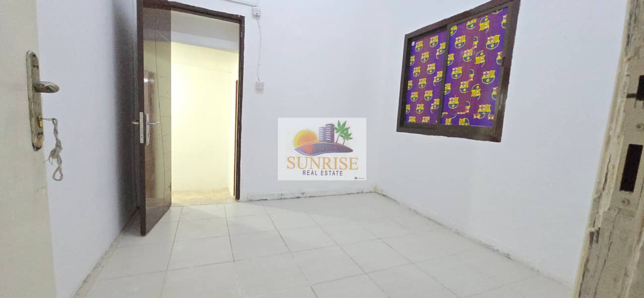 BIG SIZE STUDIO APARTMENT AVAILABLE IN KARAMAH OPPOSITE SHEIKH KHALIFA