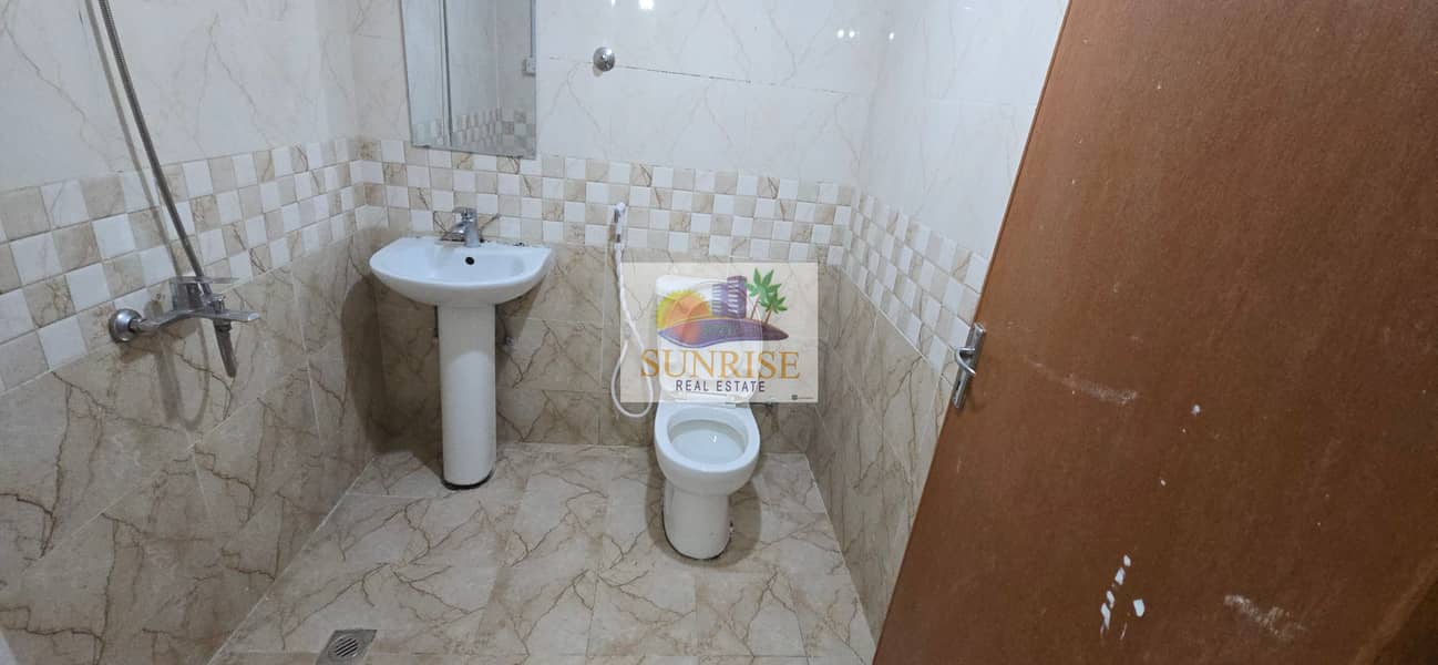 BIG SIZE STUDIO APARTMENT AVAILABLE IN KARAMAH OPPOSITE SHEIKH KHALIFA