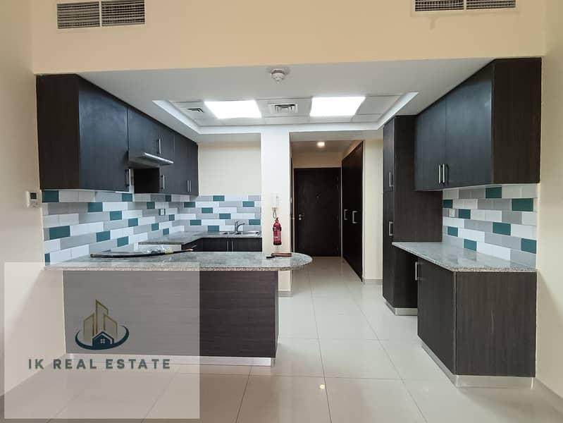 Great Offer, Amazing Spacious Studio Apartment with Balcony