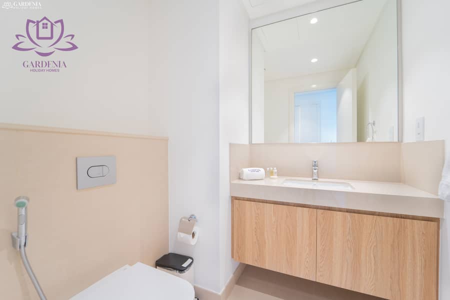 22 Guest Bath. jpg