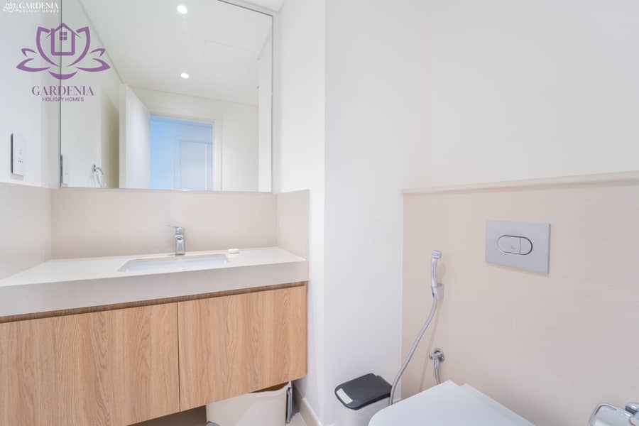 15 Guest Bathroom. jpg