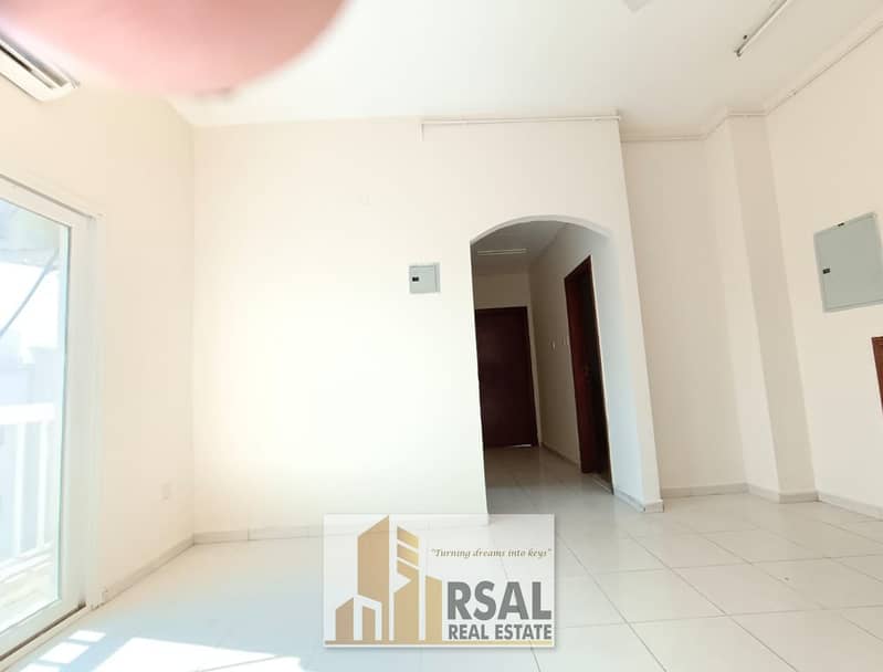 Lavish 1BHK With Nice FinishingBachloer BuildingNear Almidna Shopping