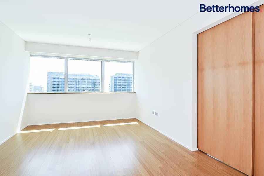 Spacious Layout Great Investment Beach Access