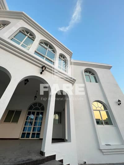 For sale, Al Falaj corner villa fully maintained