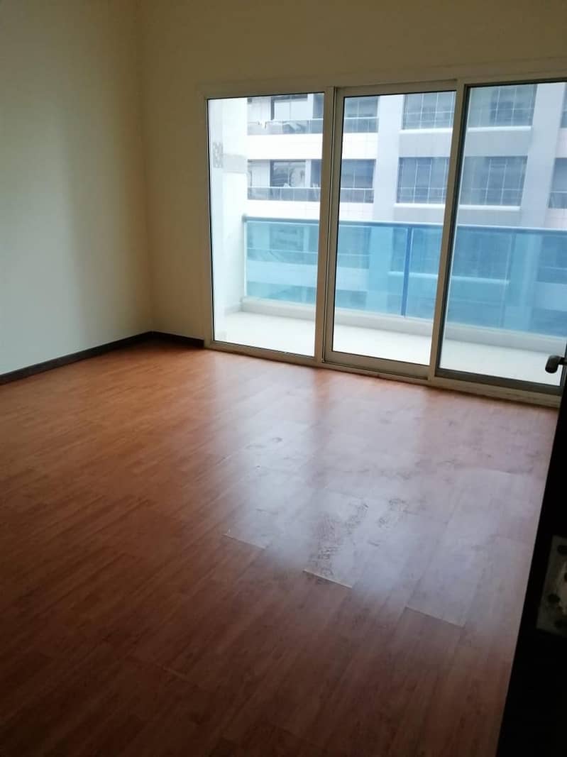 8 Distress Deal!!! Spacious 2 Bedroom In Zenith Tower A1