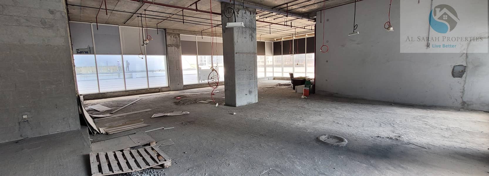 11 Podium Retail Unit With 3 Sides Corner - Tamani Arts