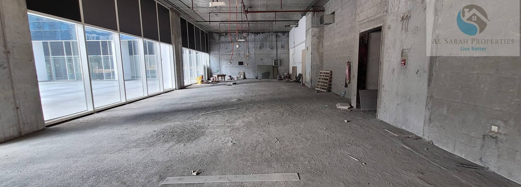 15 Podium Retail Unit With 3 Sides Corner - Tamani Arts