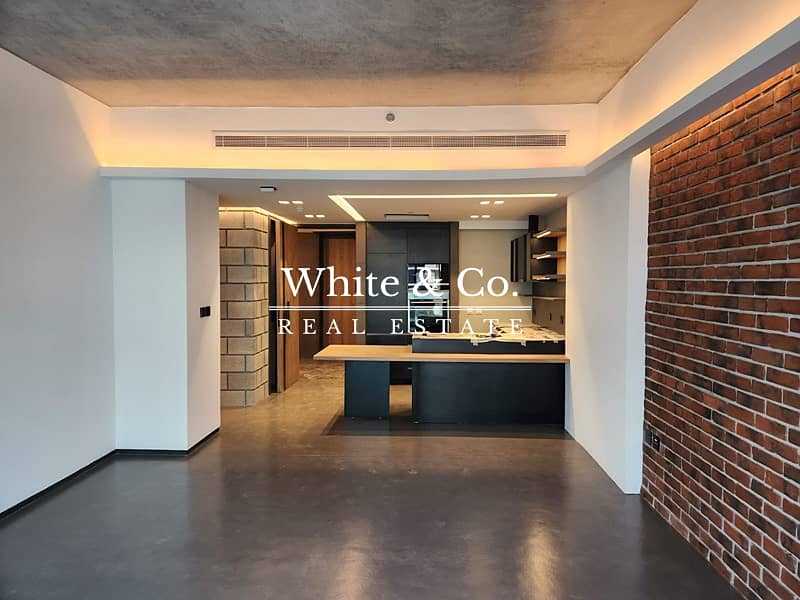 Pool View | Urban Style | Vacant On Transfer