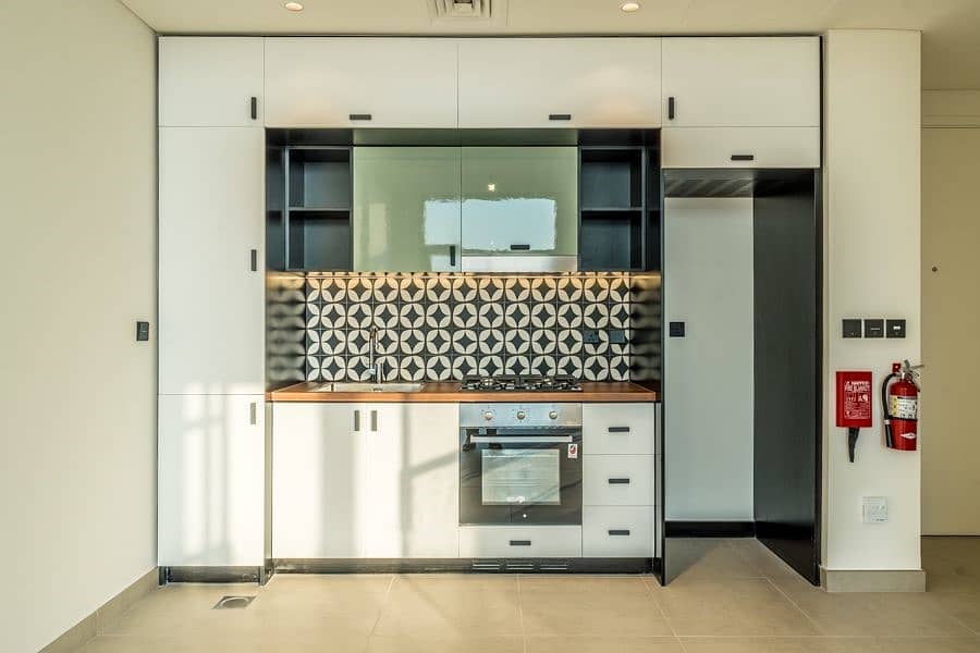 Exclusive | Top Floor | Chiller Free | Managed