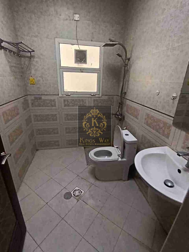 2BHK SPACIOUS SIZE BIG KICTHEN HOT CHOCOLATE OPTION