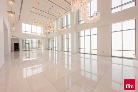 5 Bedroom Penthouse for Sale in Business Bay, Dubai - Luxurious penthouse | canal view | close to Metro